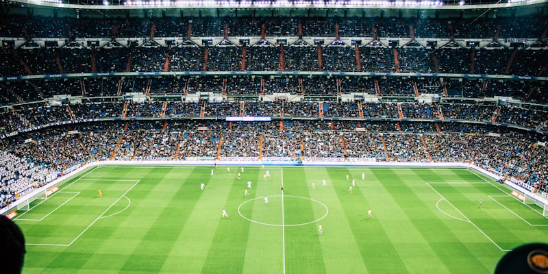 C罗在比赛中庆祝进球的激动时刻